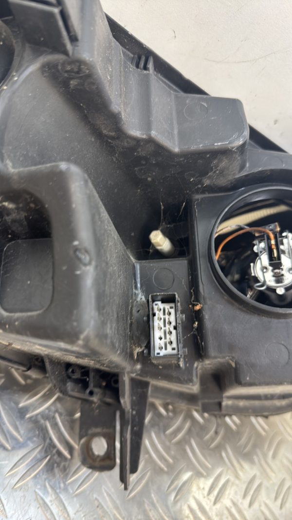 Optique avant principal gauche (feux)(phare) PEUGEOT 407 PHASE 1 BREAK 301213201