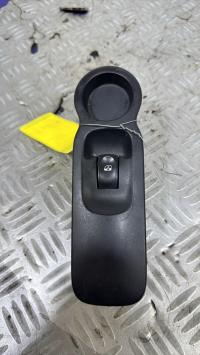 Interrupteur de leve vitre avant droit RENAULT GRAND MODUS PHASE 2 8200278436