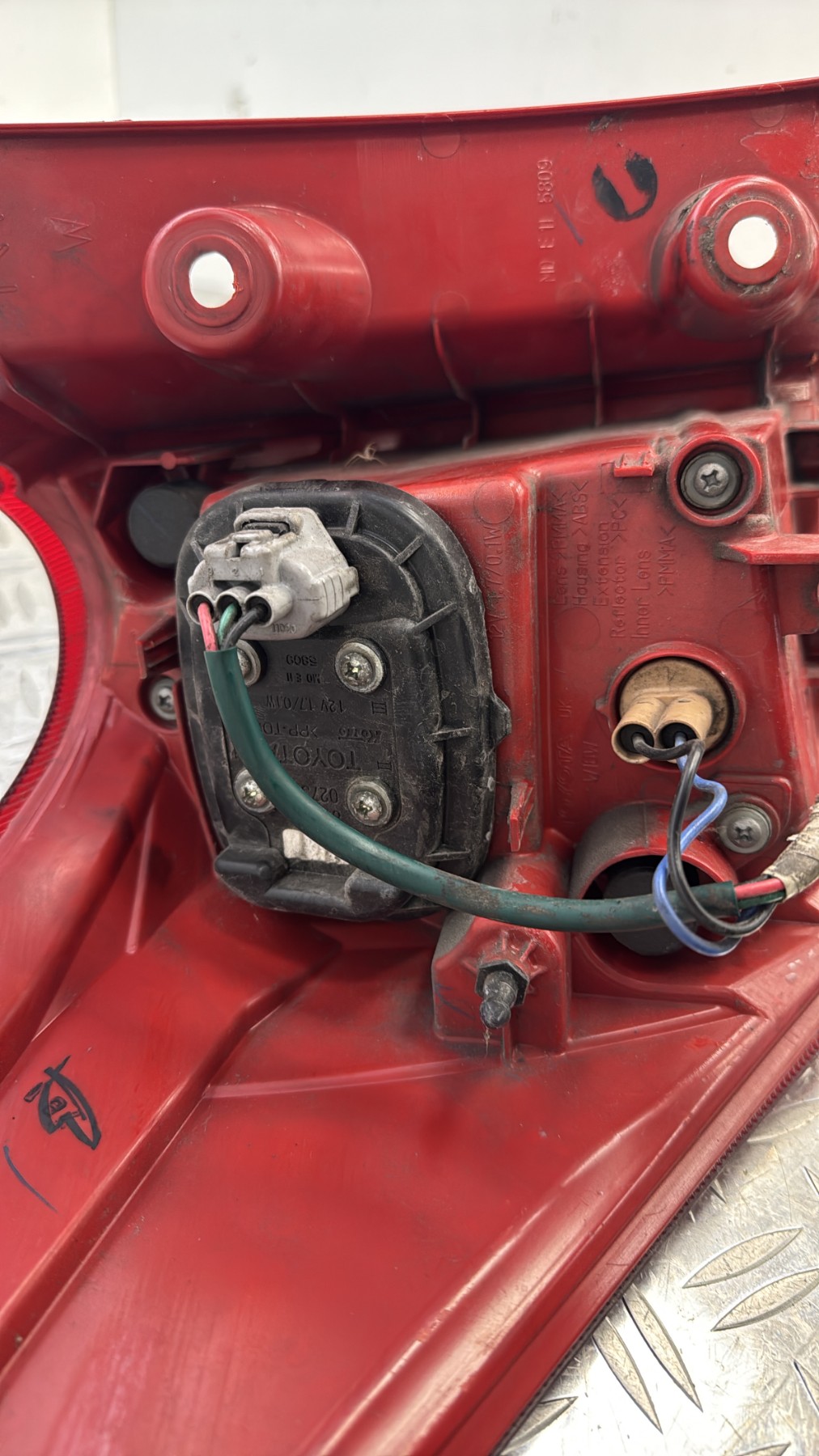 Feu arriere principal droit (feux) TOYOTA AURIS 1 PHASE 2 MDE115809