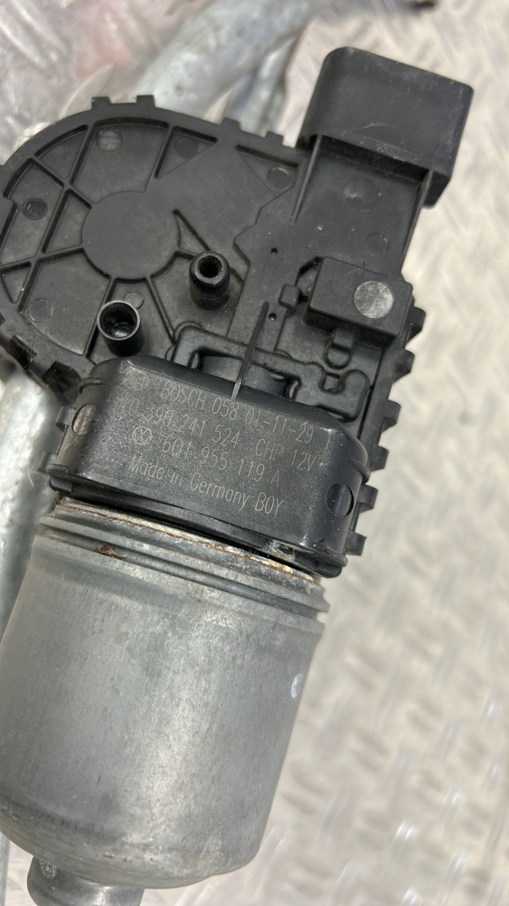 Moteur essuie glace avant VOLKSWAGEN POLO 4 PHASE 1 6Q1955023D