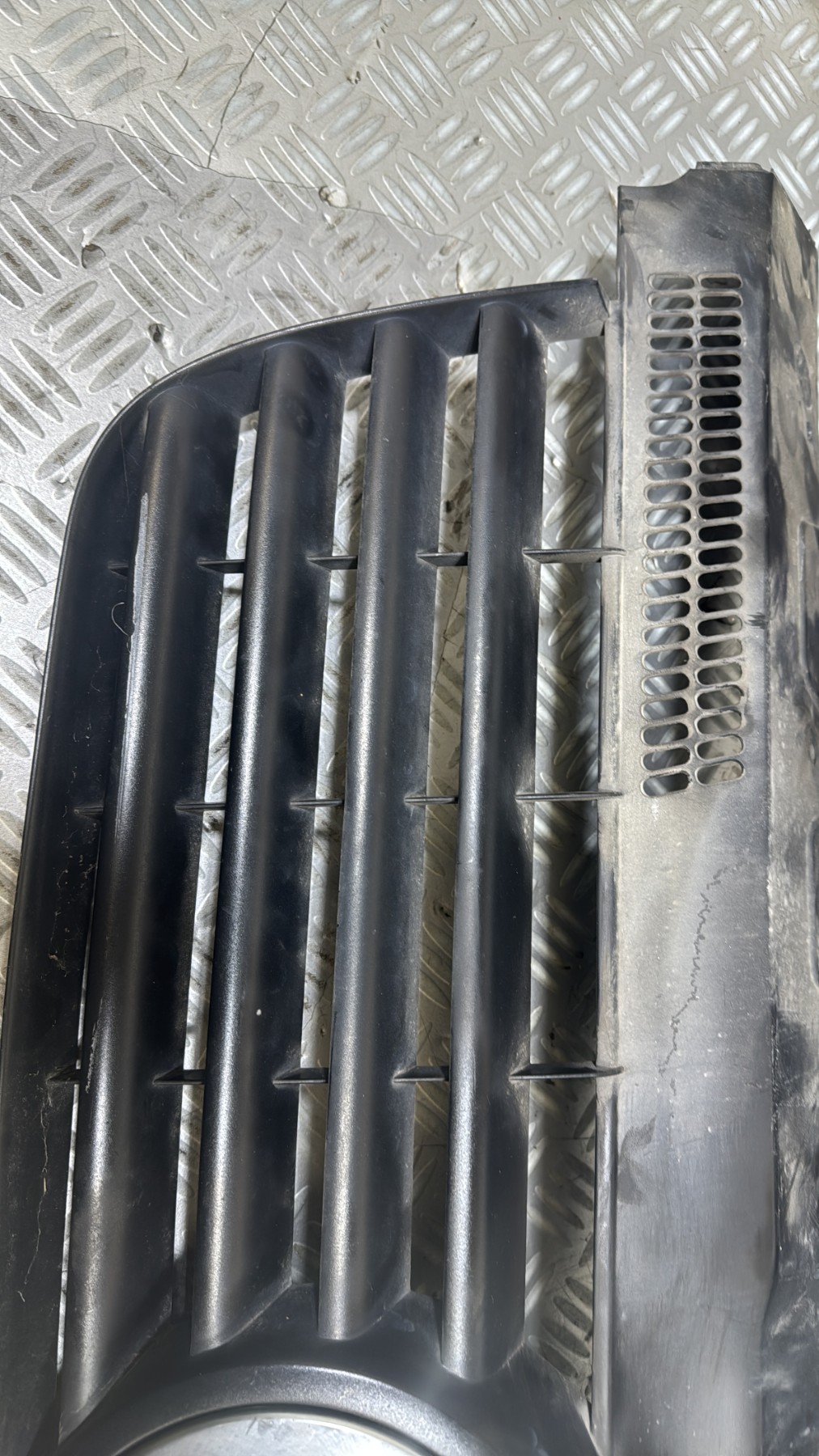 Calandre VOLKSWAGEN TRANSPORTER 5 PHASE 1 7H08071015