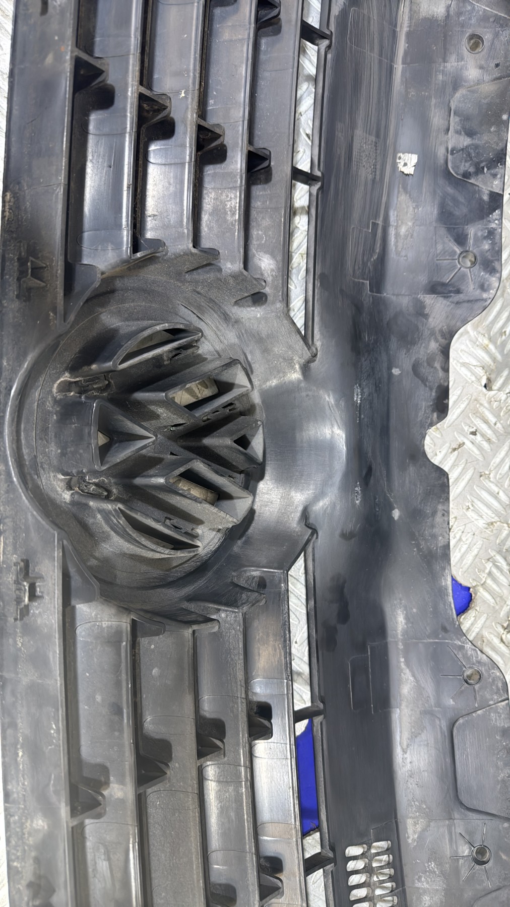 Calandre VOLKSWAGEN TRANSPORTER 5 PHASE 1 7H08071015