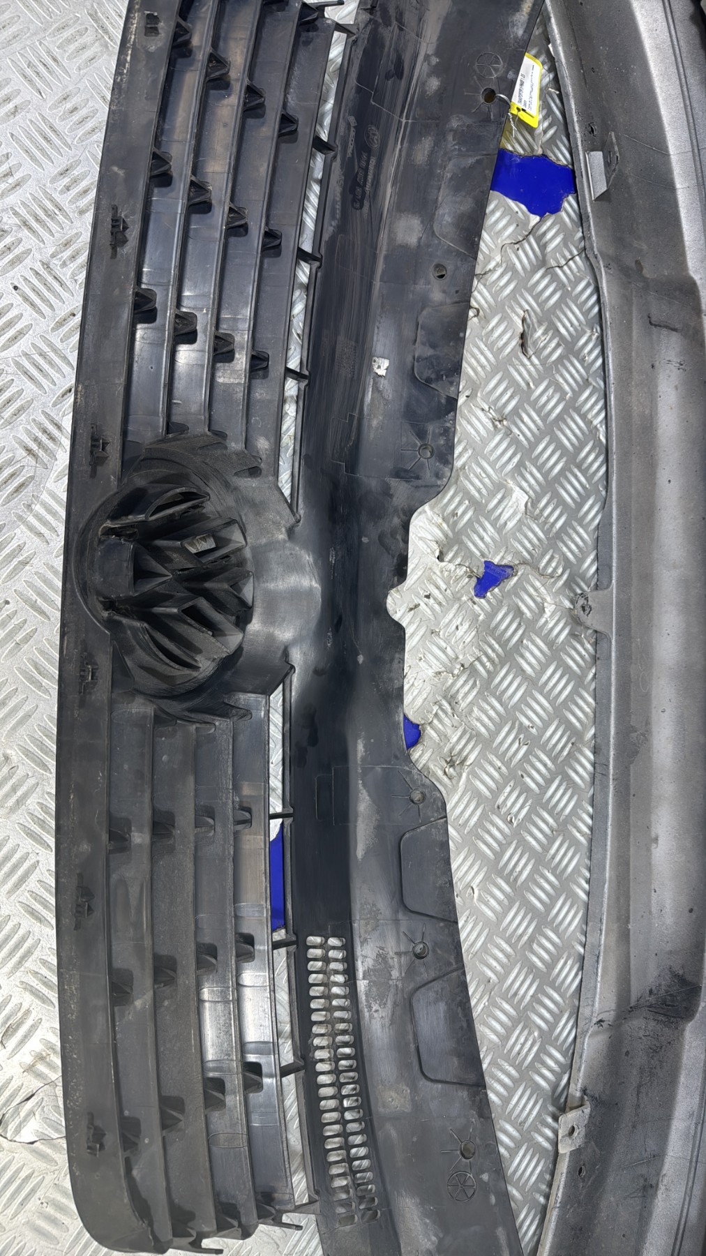 Calandre VOLKSWAGEN TRANSPORTER 5 PHASE 1 7H08071015