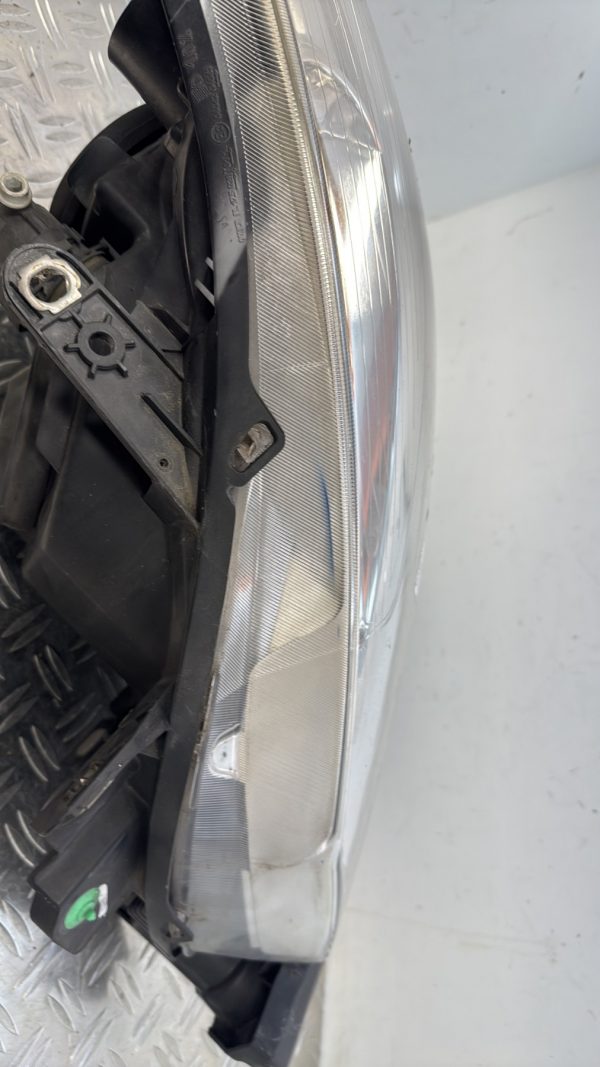 Optique avant principal gauche (feux)(phare) RENAULT CLIO 3 PHASE 1 8200459824
