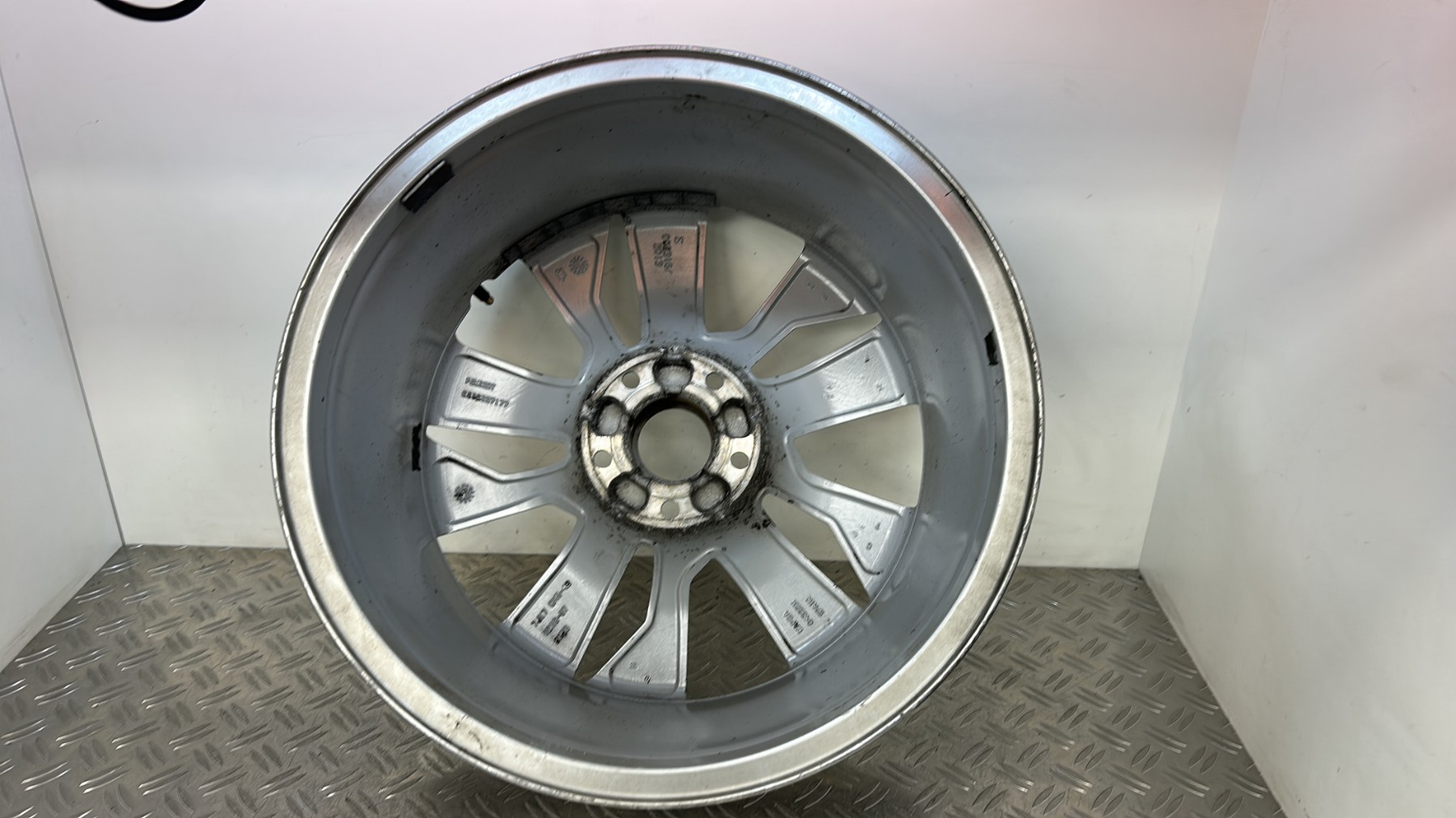 Jante PEUGEOT 3008 1 PHASE 1 9809687177