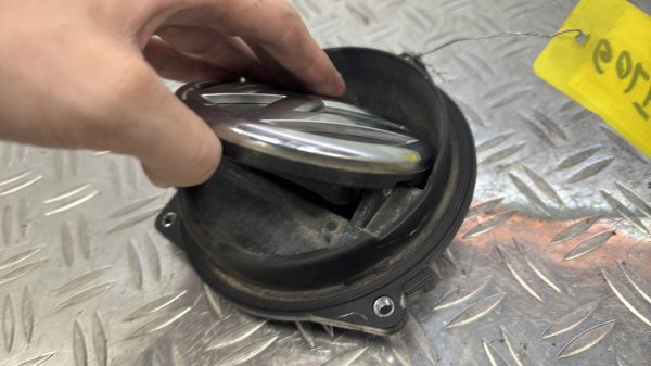 Poignee porte coffre VOLKSWAGEN GOLF 6 6R0827469DULM