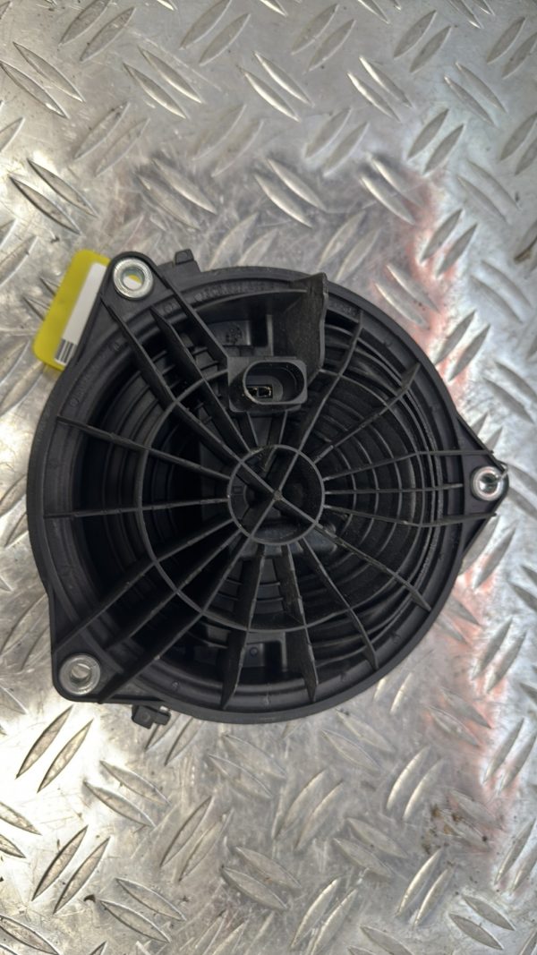 Poignee porte coffre VOLKSWAGEN GOLF 6 6R0827469DULM