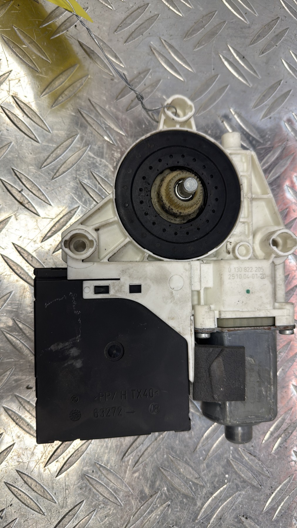 Moteur leve vitre avant droit AUDI A3 2 PHASE 1 8P0959802