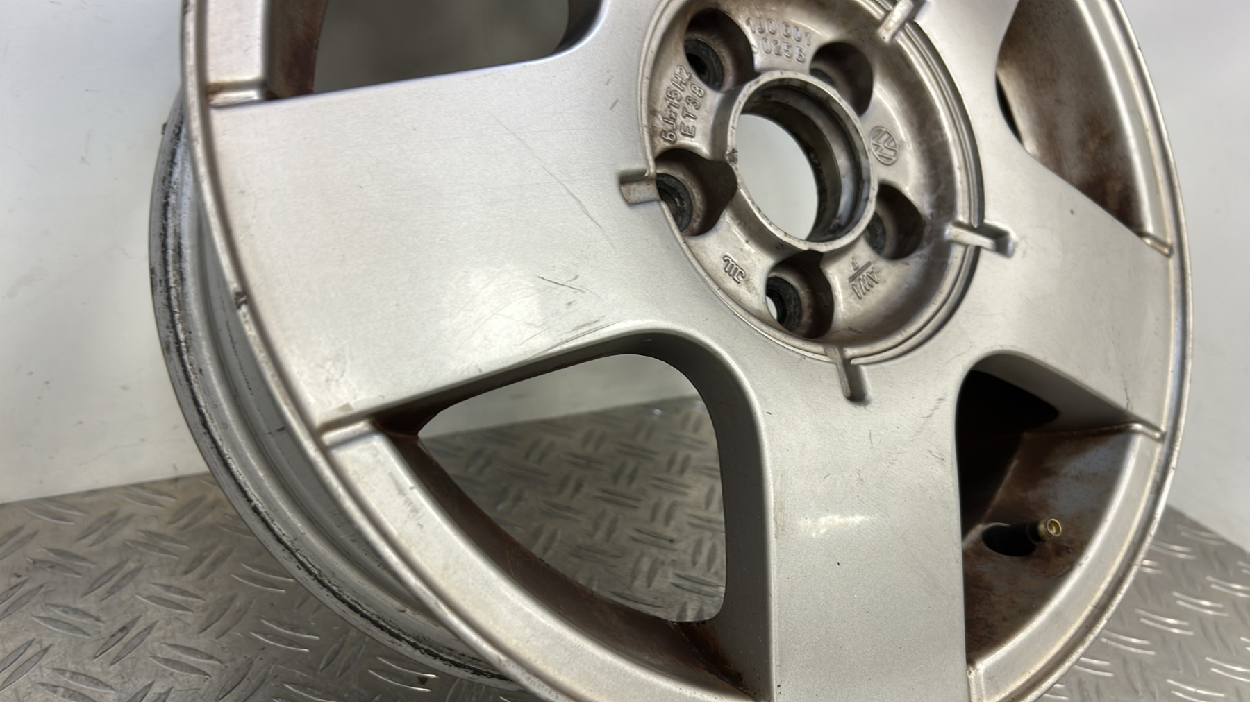 Jante VOLKSWAGEN GOLF 4 1J0601025B