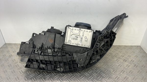 Optique avant principal droit (feux)(phare) RENAULT 8200354743