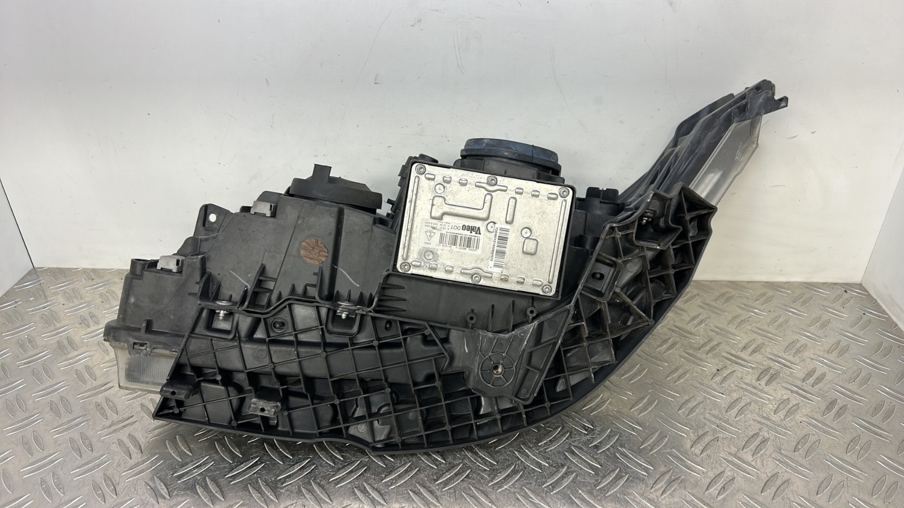 Optique avant principal droit (feux)(phare) RENAULT 8200354743