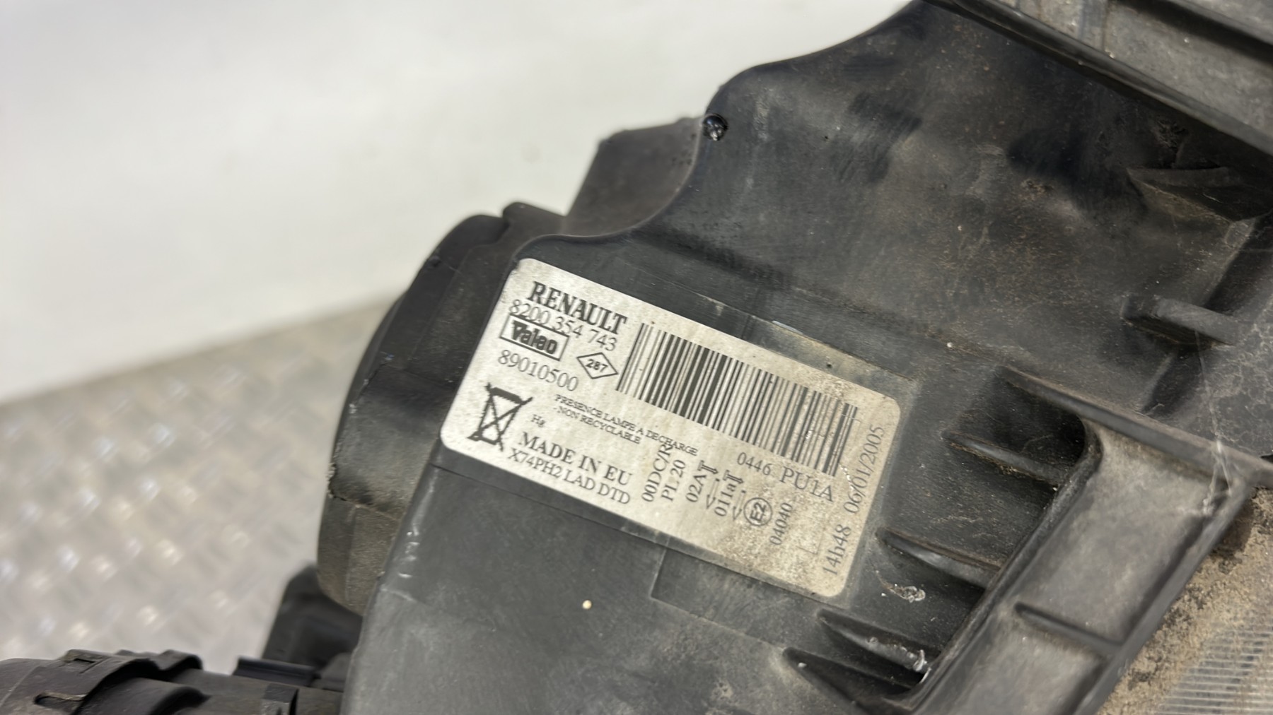 Optique avant principal droit (feux)(phare) RENAULT 8200354743