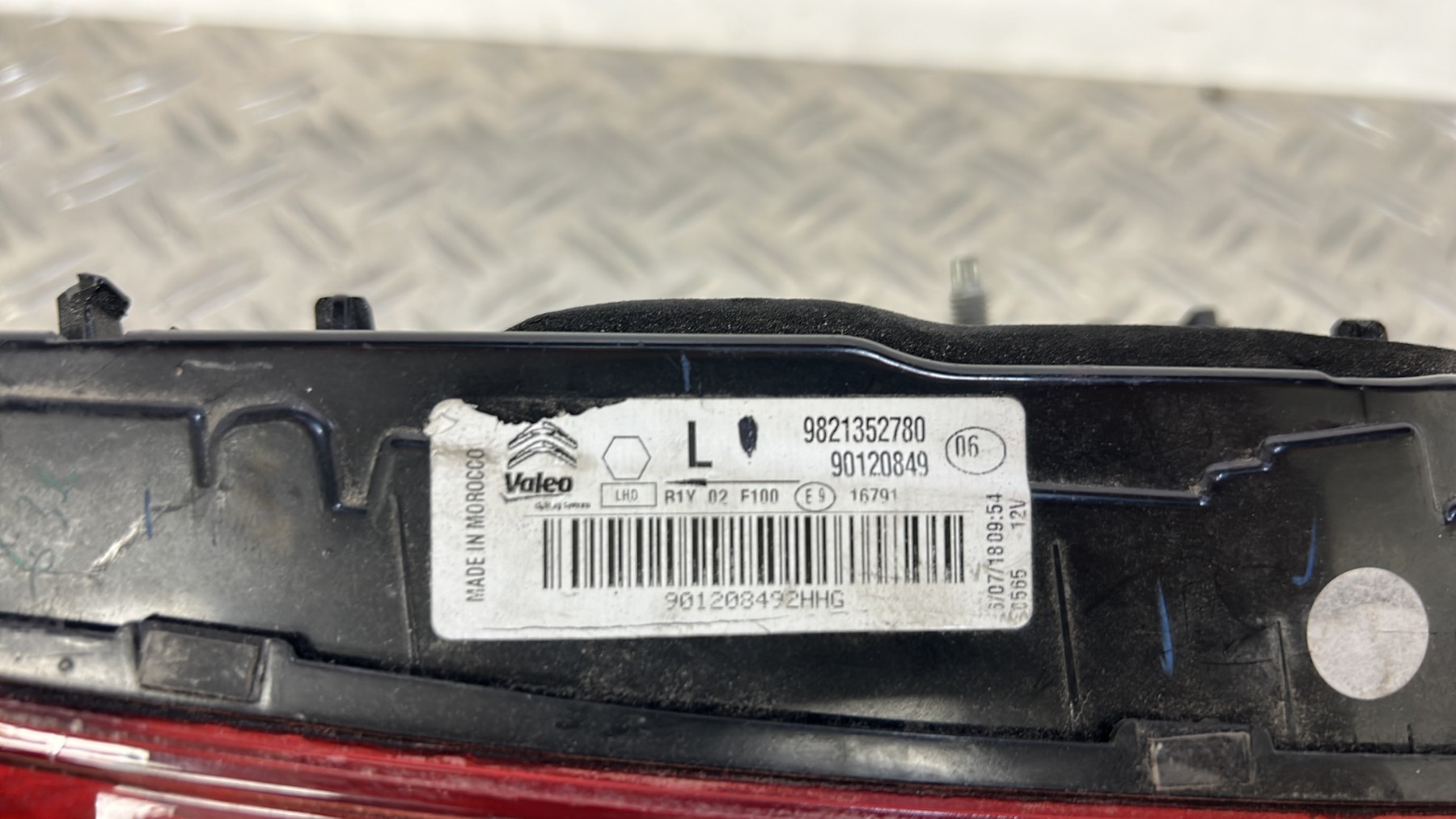 Feu arriere secondaire gauche (feux) CITROEN C4 CACTUS 9821352780