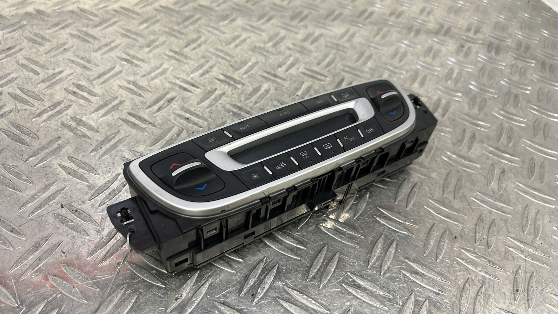 Commande chauffage RENAULT MEGANE 3 PHASE 1 275103596R