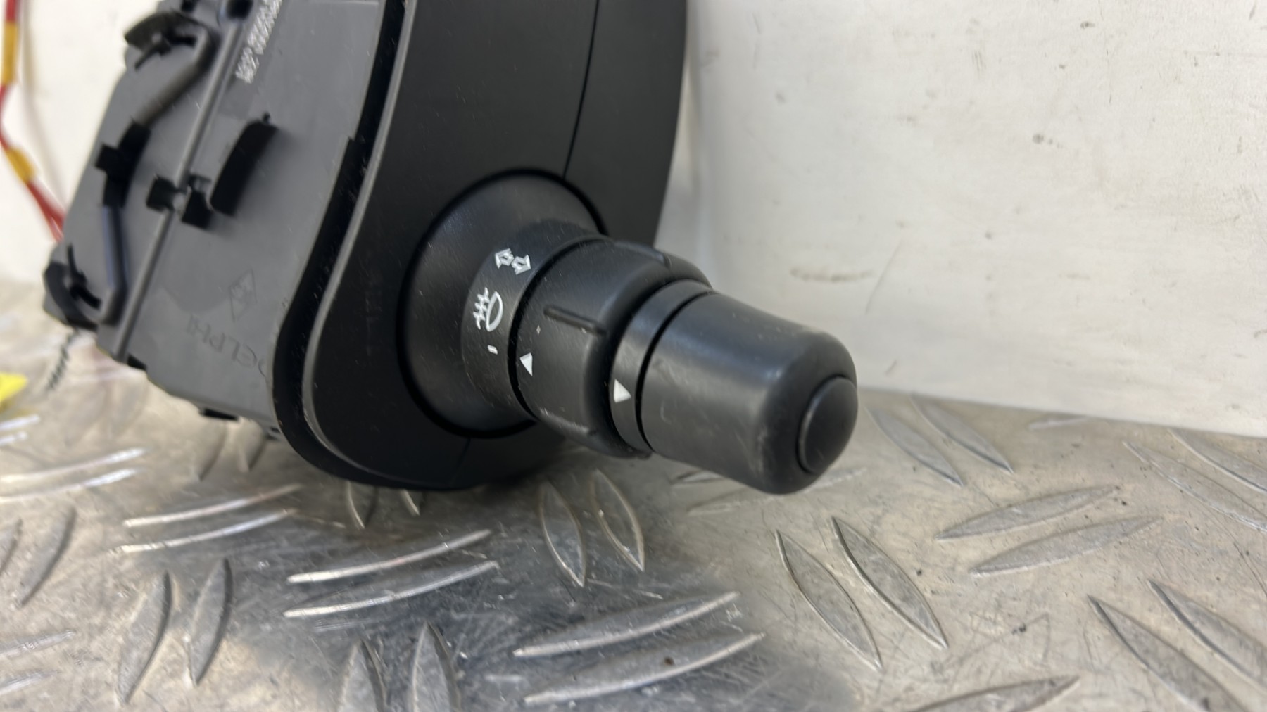 Commodo phare RENAULT CLIO 3 PHASE 1 88102001238