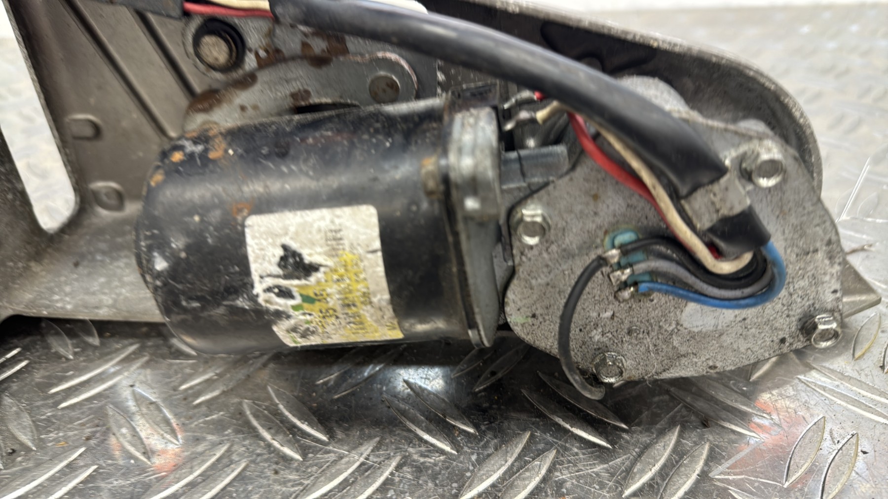 Moteur essuie glace avant RENAULT TWINGO 1 PHASE 2 53557811