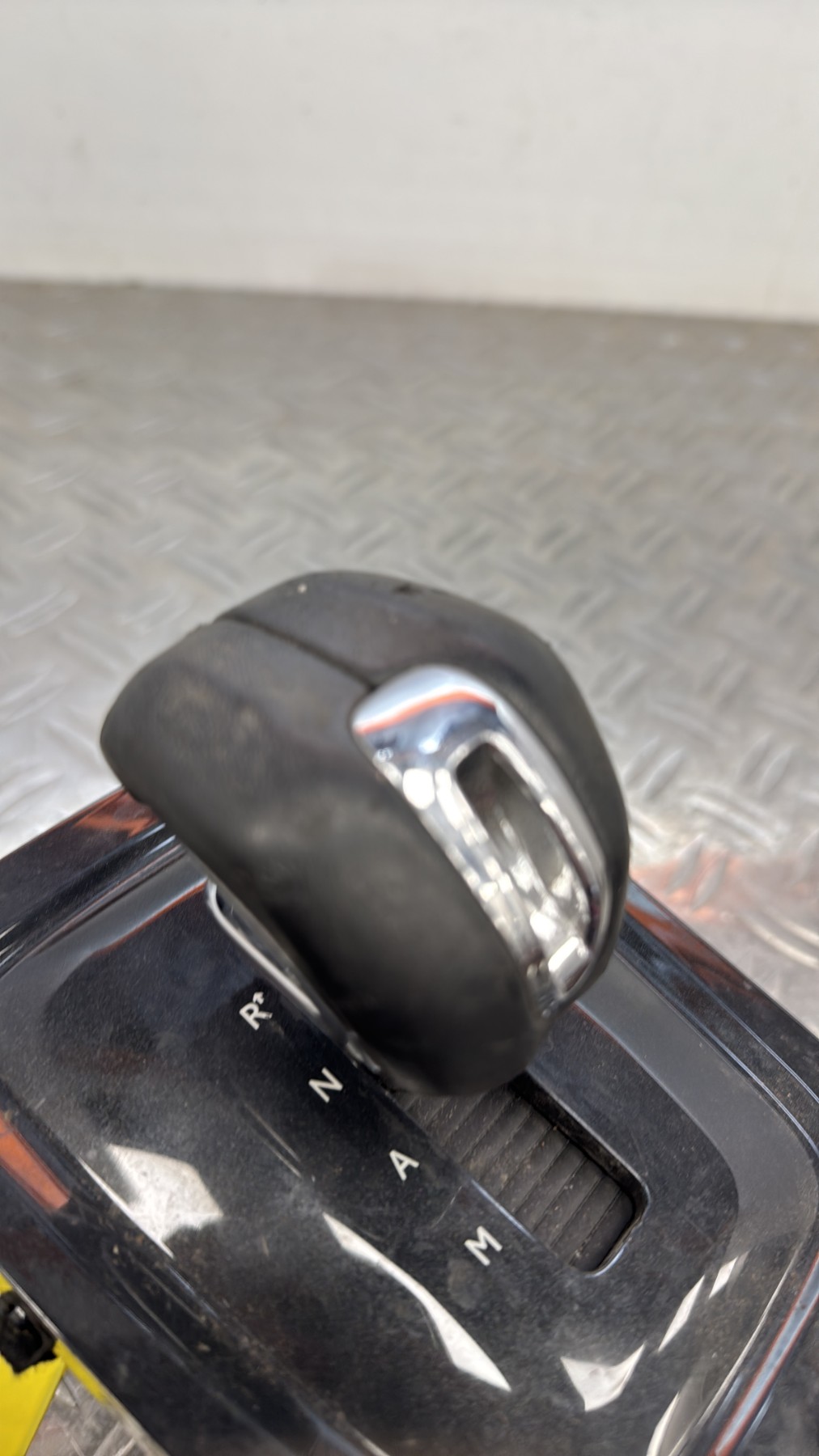 Selecteur boite de vitesse PEUGEOT 3008 1 PHASE 1 9801784480