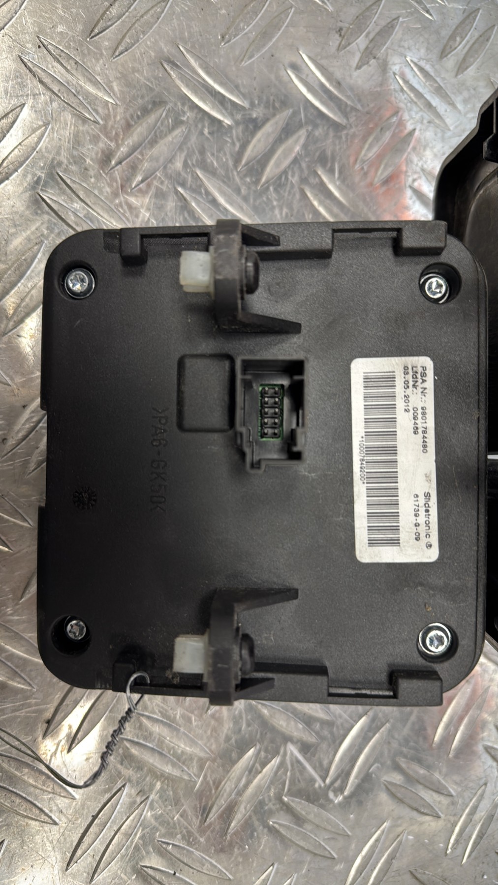 Selecteur boite de vitesse PEUGEOT 3008 1 PHASE 1 9801784480