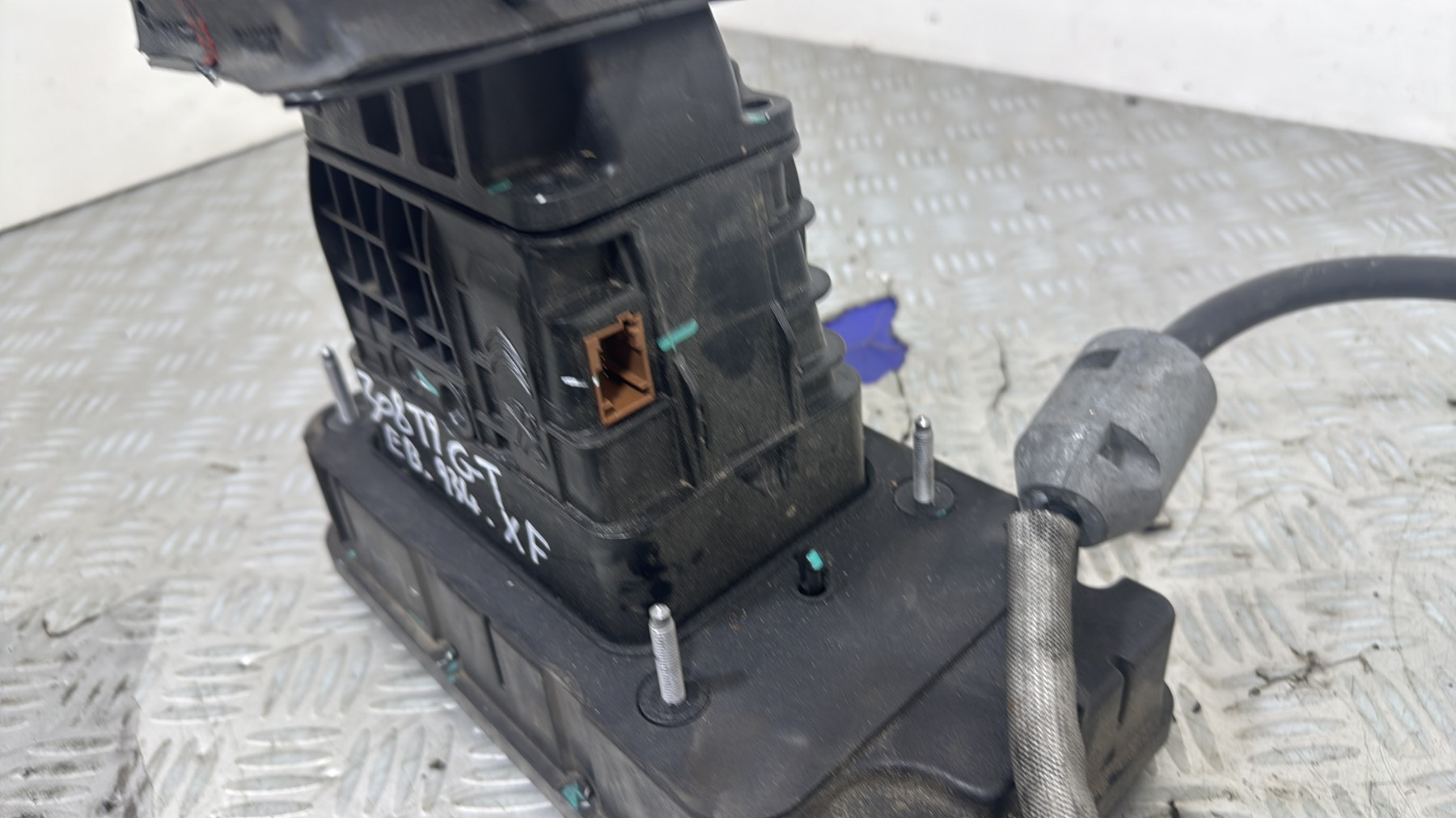 Tringlerie boite PEUGEOT 308 2 SW PHASE 1 BREAK 9810204980