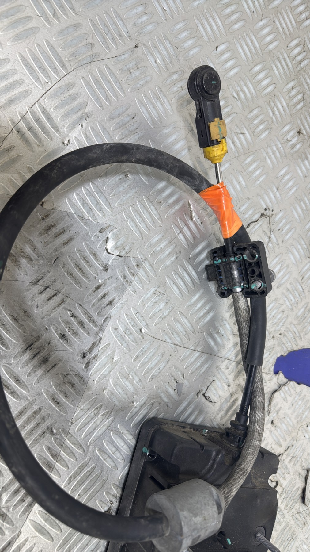 Tringlerie boite PEUGEOT 308 2 SW PHASE 1 BREAK 9810204980