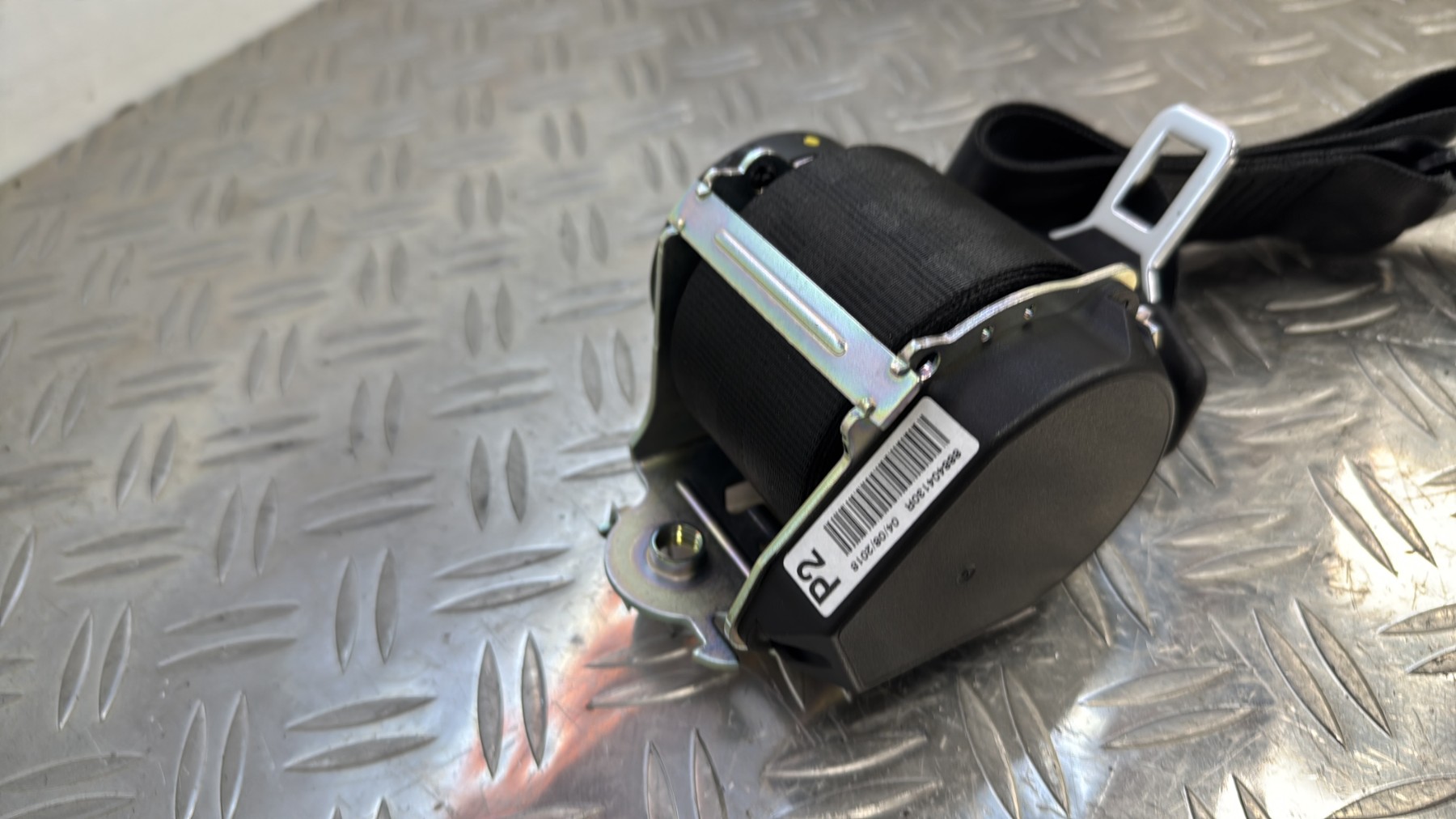 Ceinture arriere droit RENAULT CLIO 4 PHASE 1 888404130R