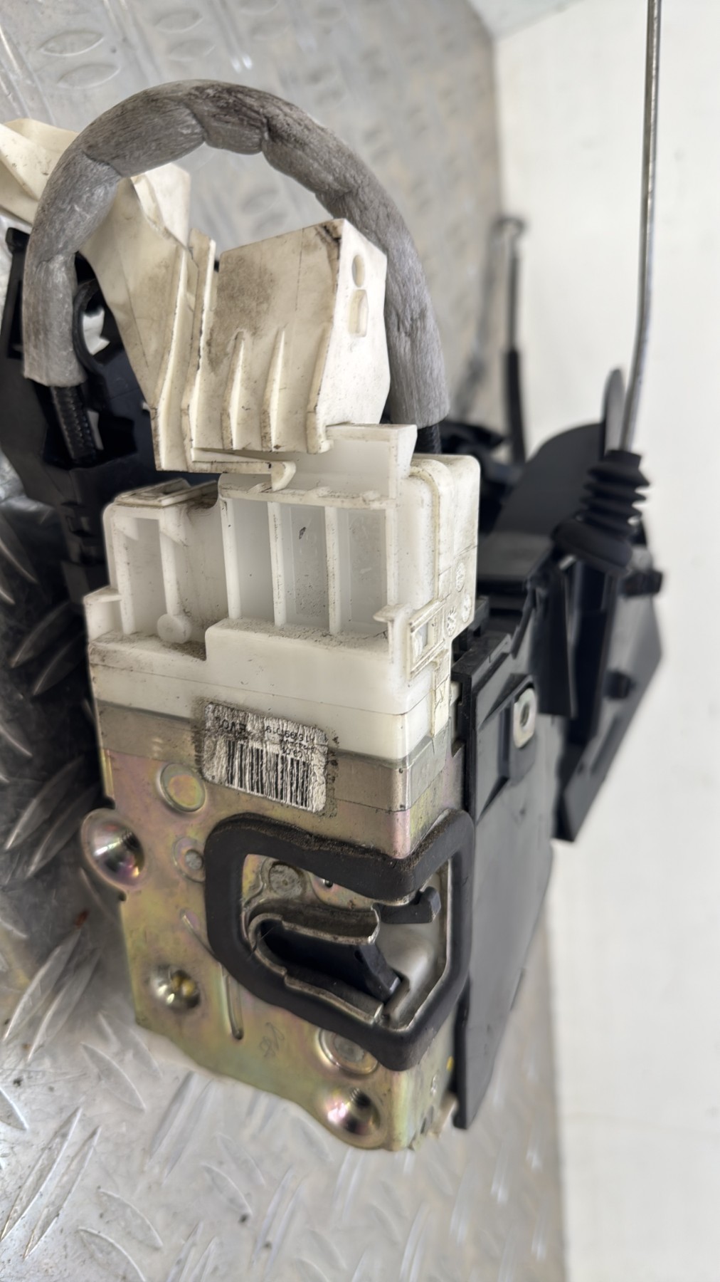 Serrure de porte laterale gauche MERCEDES CLASSE A 169 PHASE 1 LH993600