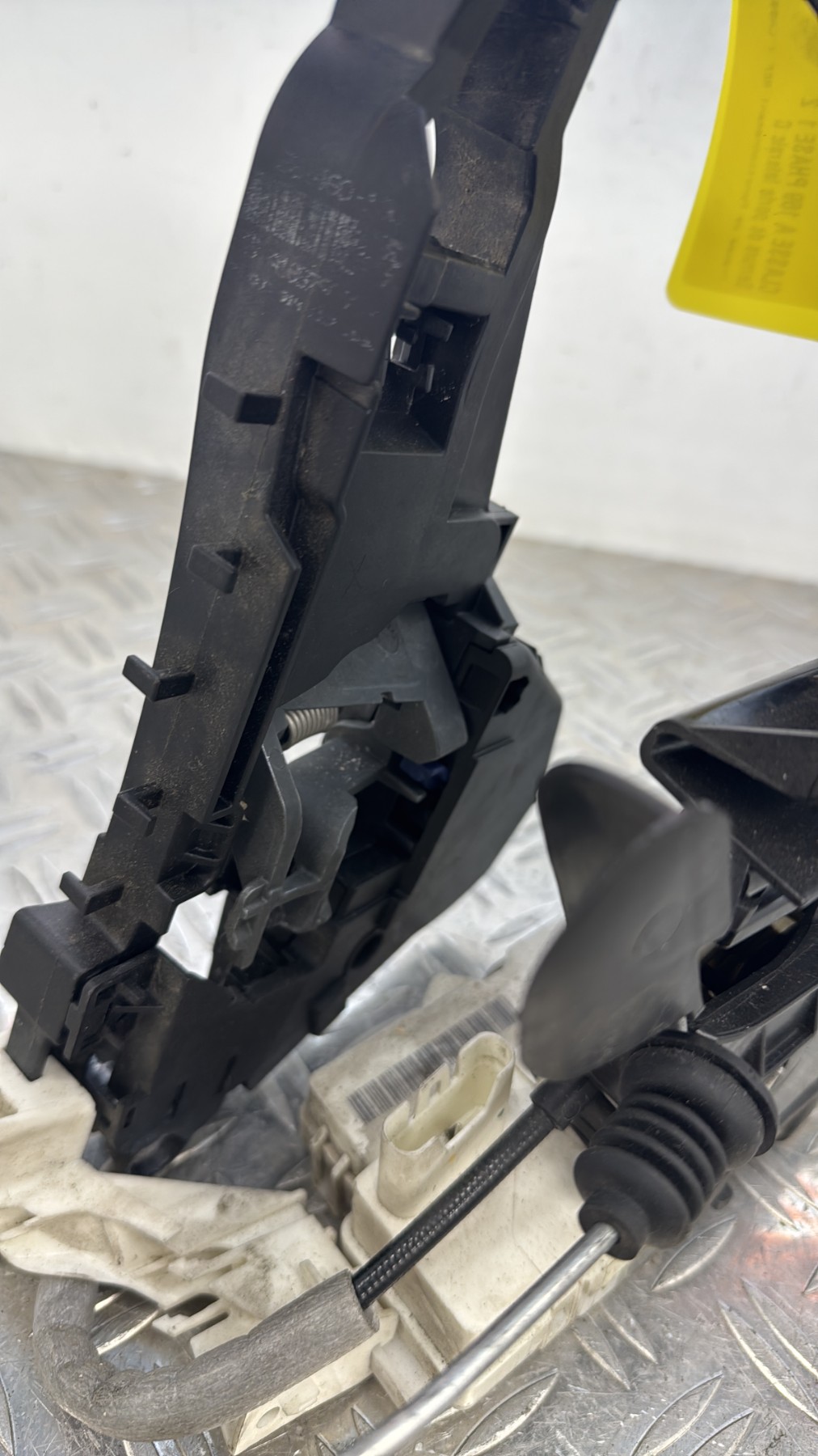 Serrure de porte laterale gauche MERCEDES CLASSE A 169 PHASE 1 LH993600