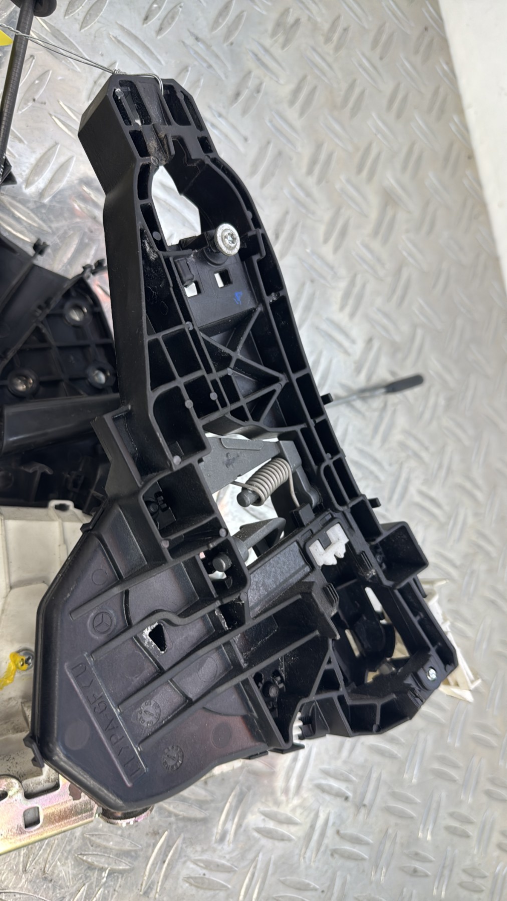 Serrure de porte laterale gauche MERCEDES CLASSE A 169 PHASE 1 LH993600