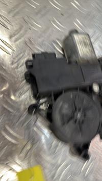 Moteur leve vitre avant gauche PEUGEOT 208 1 PHASE 1 6R0953521C