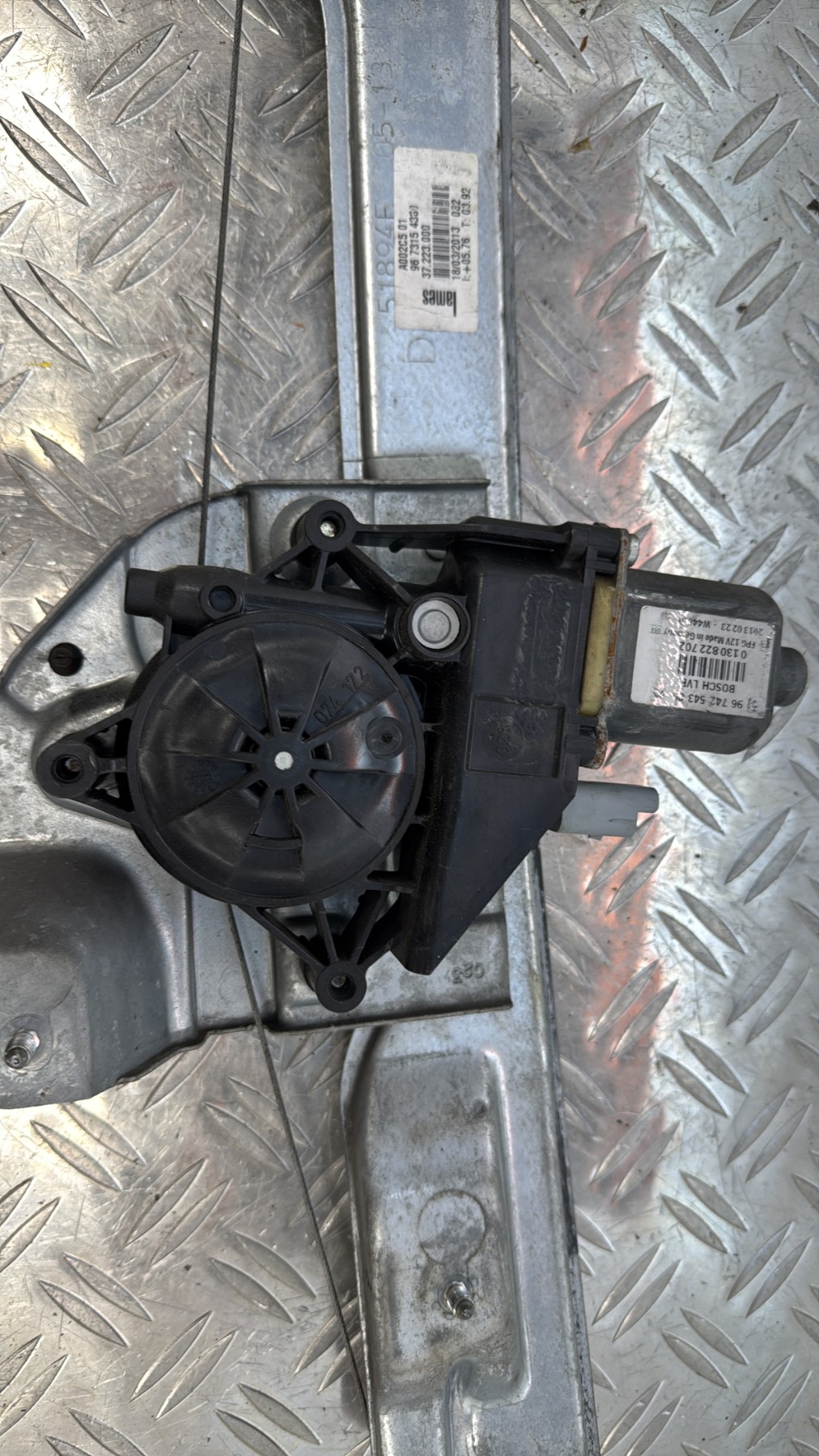 Moteur leve vitre arriere droit PEUGEOT 208 1 PHASE 1 A002C501