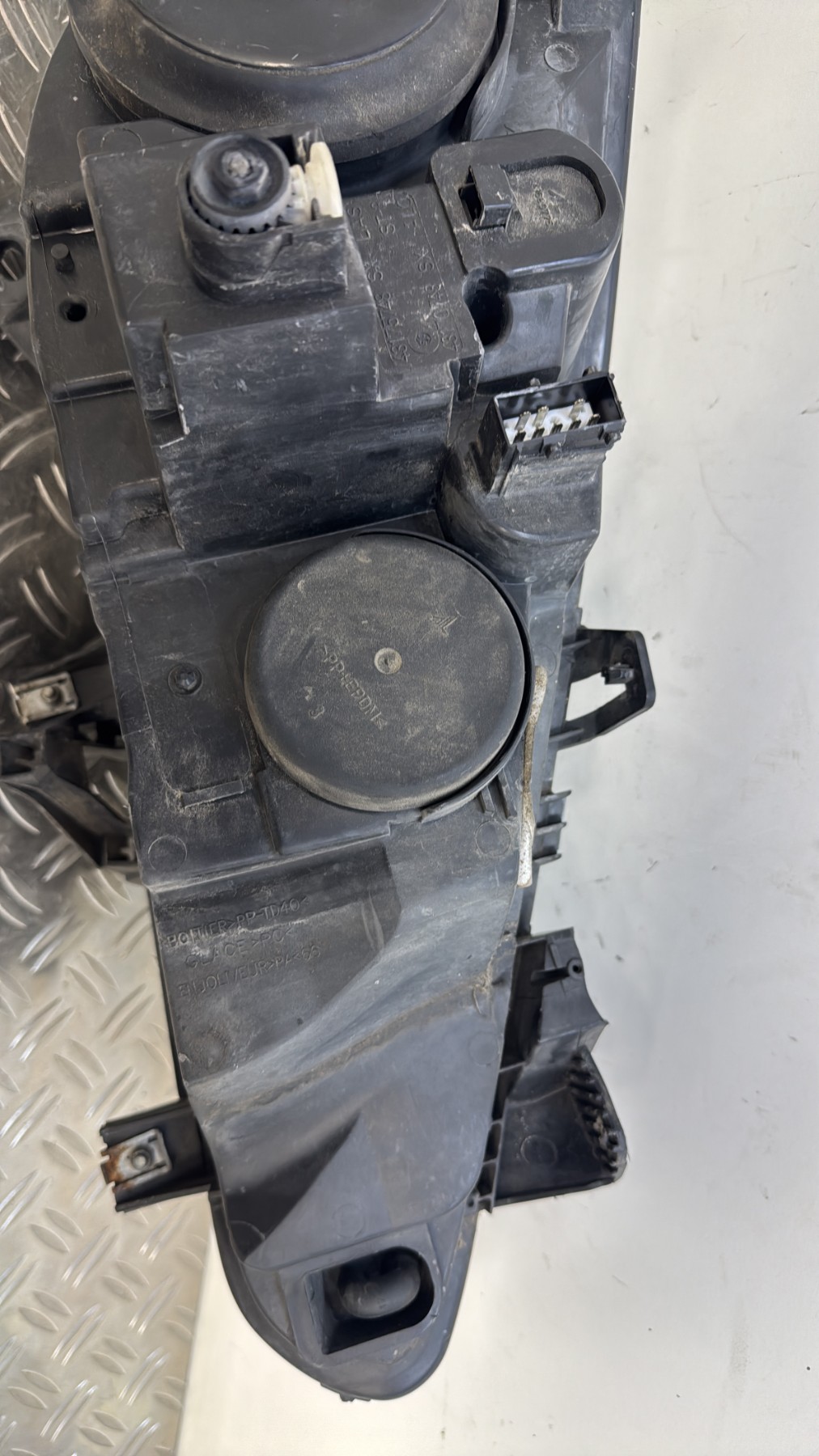 Optique avant principal gauche (feux)(phare) PEUGEOT 307 PHASE 2 BREAK 9681834880