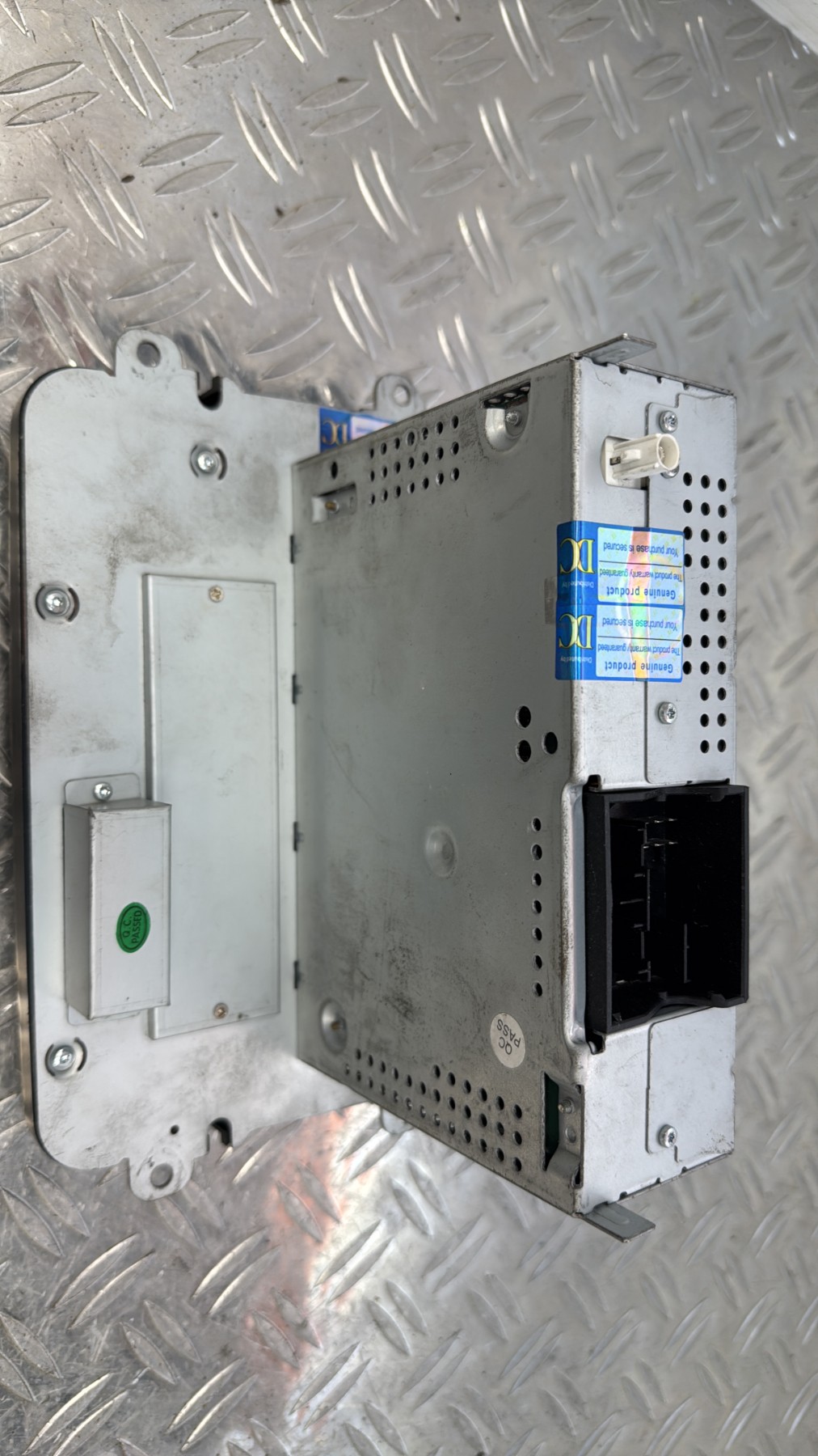 Autoradio d’origine VOLKSWAGEN POLO 5 PHASE 1 3C0035270B