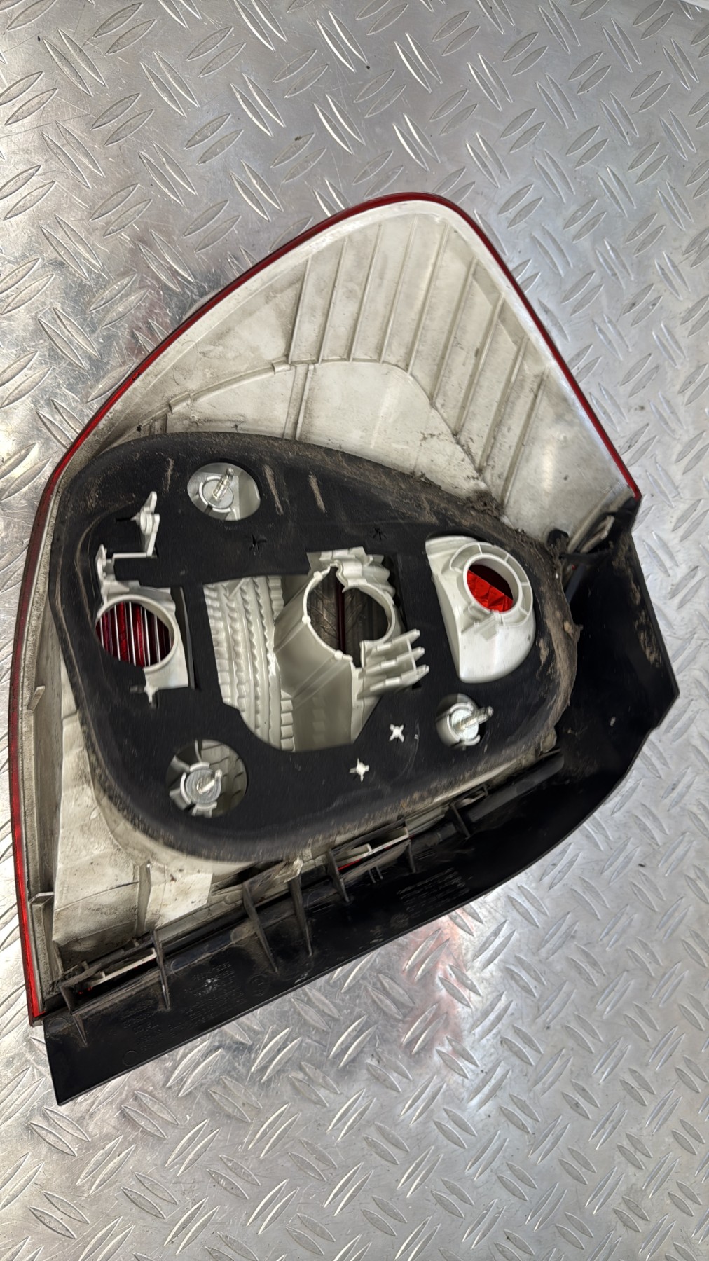 Feu arriere principal droit (feux) BMW SERIE 1 E87 PHASE 2 63210397035