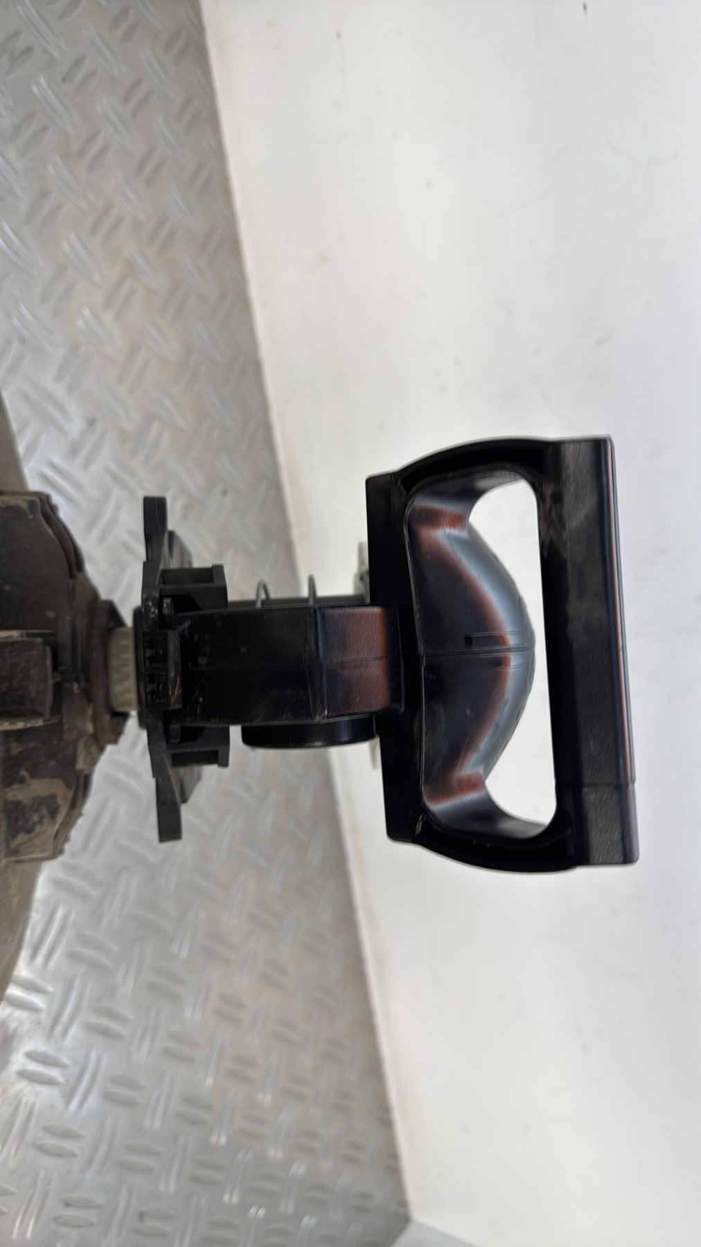 Treuil de roue de secours RENAULT CLIO 3 PHASE 1 8200601401