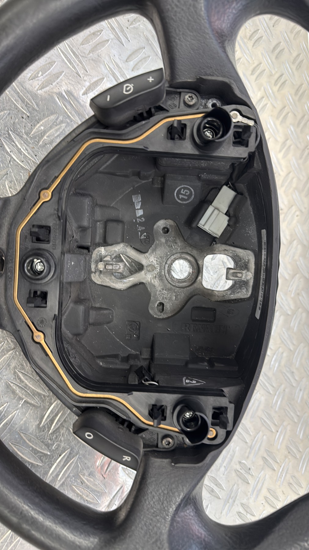 Volant RENAULT CLIO 3 PHASE 1 8200344080