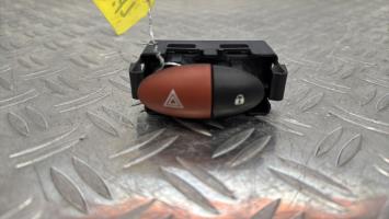 Bouton/Interrupteur RENAULT TWINGO 2 PHASE 1 8200214896A