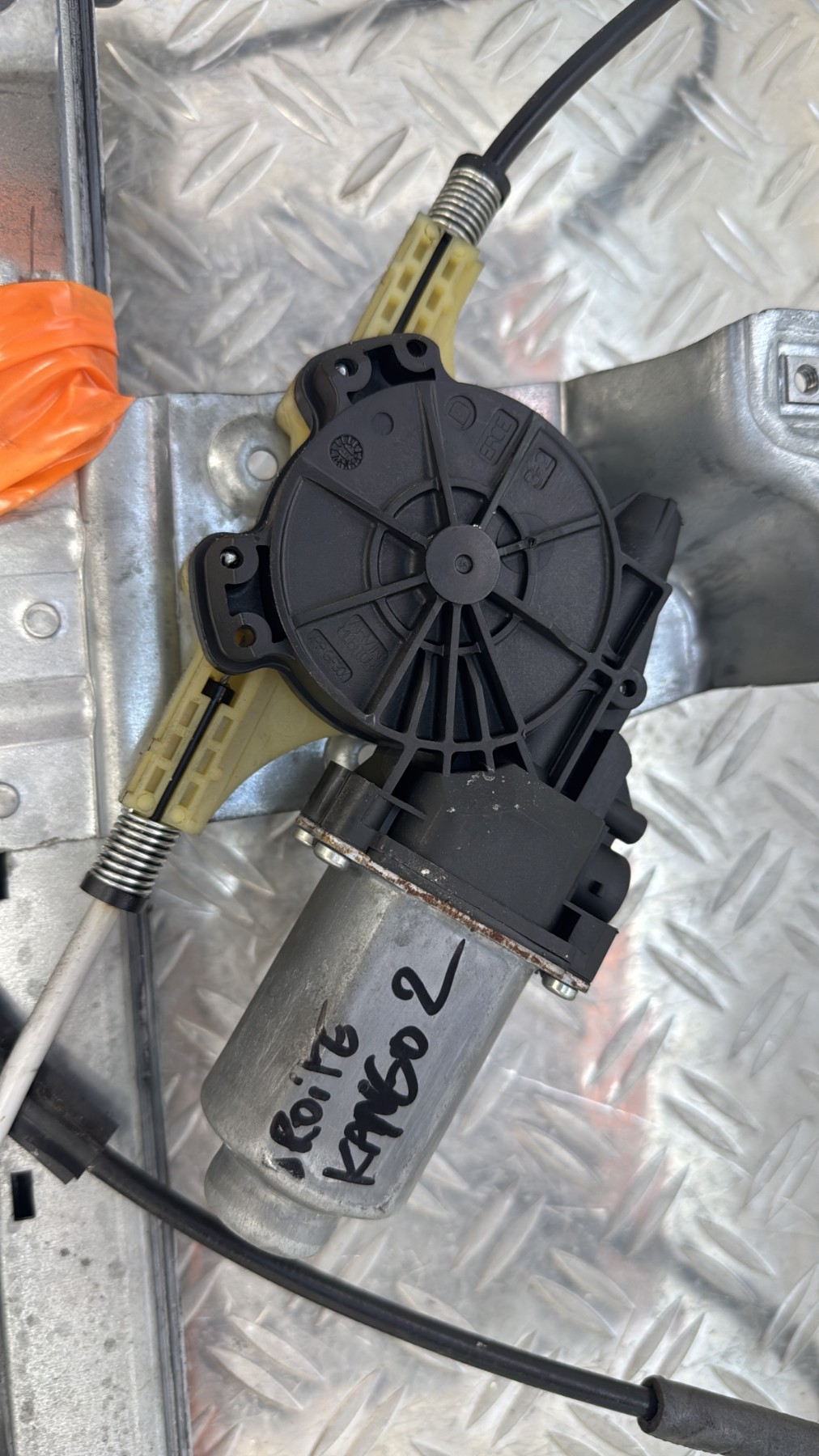 Moteur essuie glace avant droit RENAULT KANGOO 2 PHASE 1 402086A