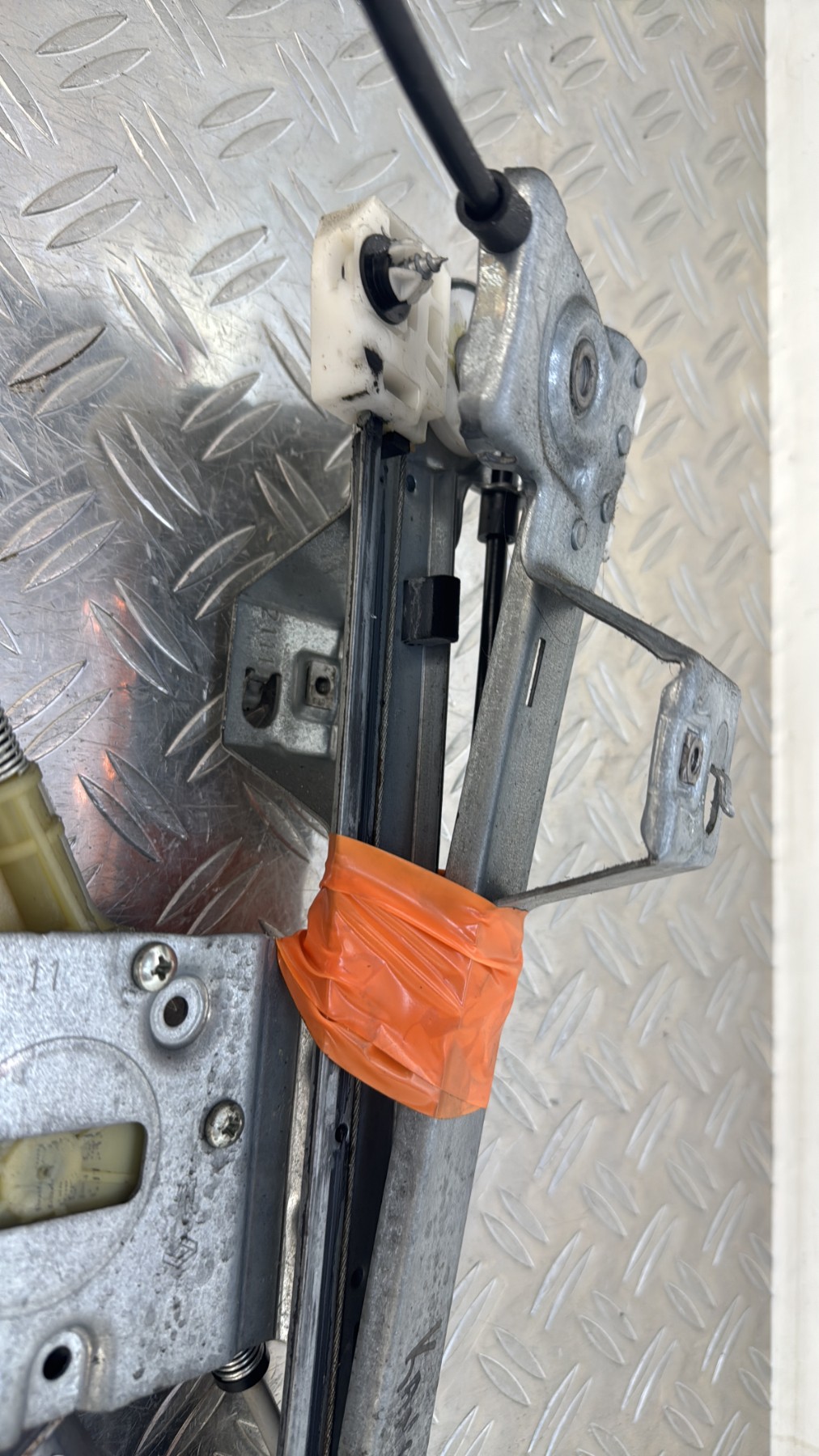 Moteur essuie glace avant droit RENAULT KANGOO 2 PHASE 1 402086A