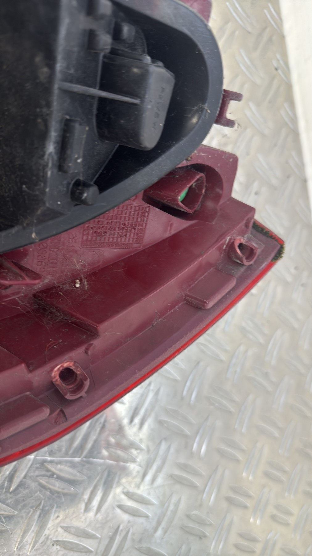 Feu arriere principal gauche (feux) RENAULT CLIO 3 PHASE 2 8200886944