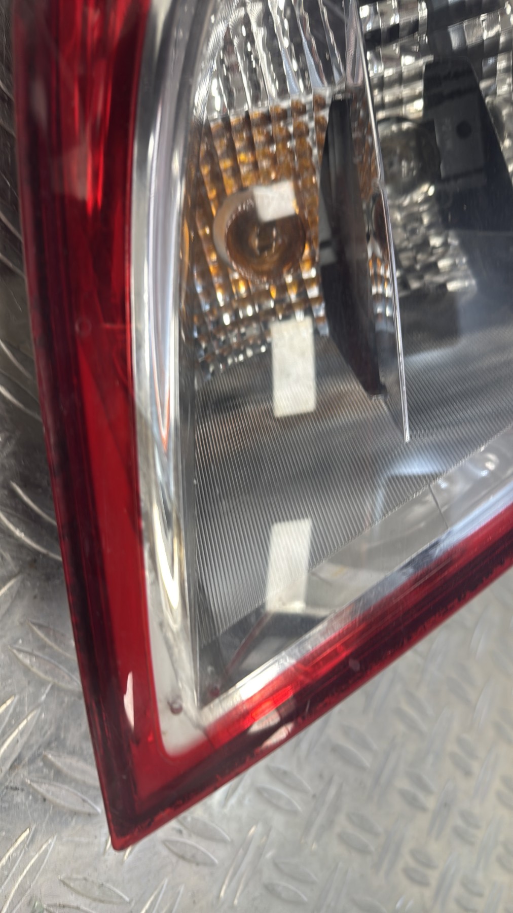 Feu arriere principal gauche (feux) RENAULT CLIO 3 PHASE 2 8200886944