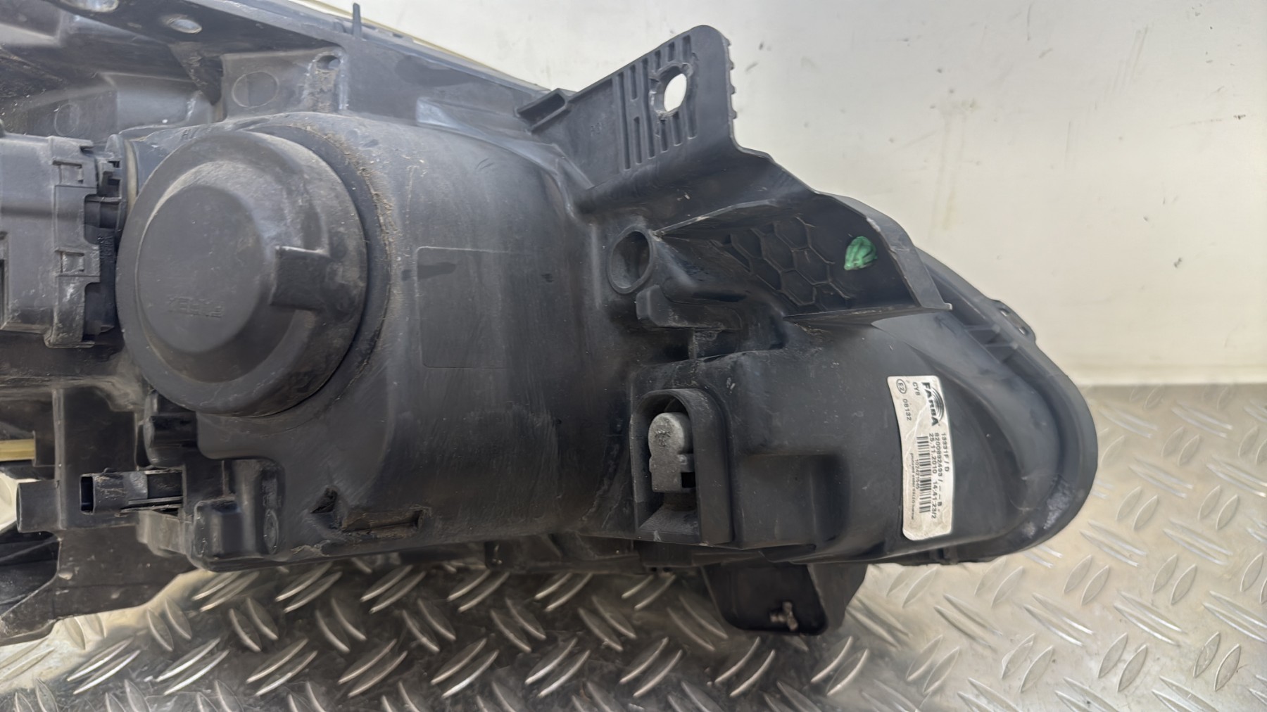 Optique avant principal gauche (feux)(phare) RENAULT CLIO 3 PHASE 2 8200892493