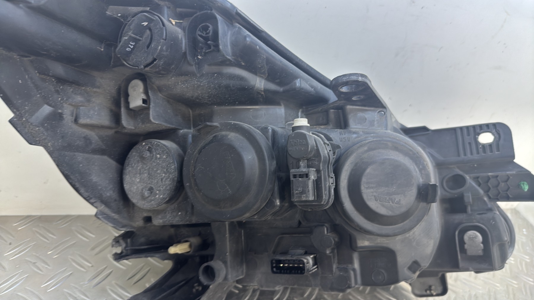 Optique avant principal gauche (feux)(phare) RENAULT CLIO 3 PHASE 2 8200892493