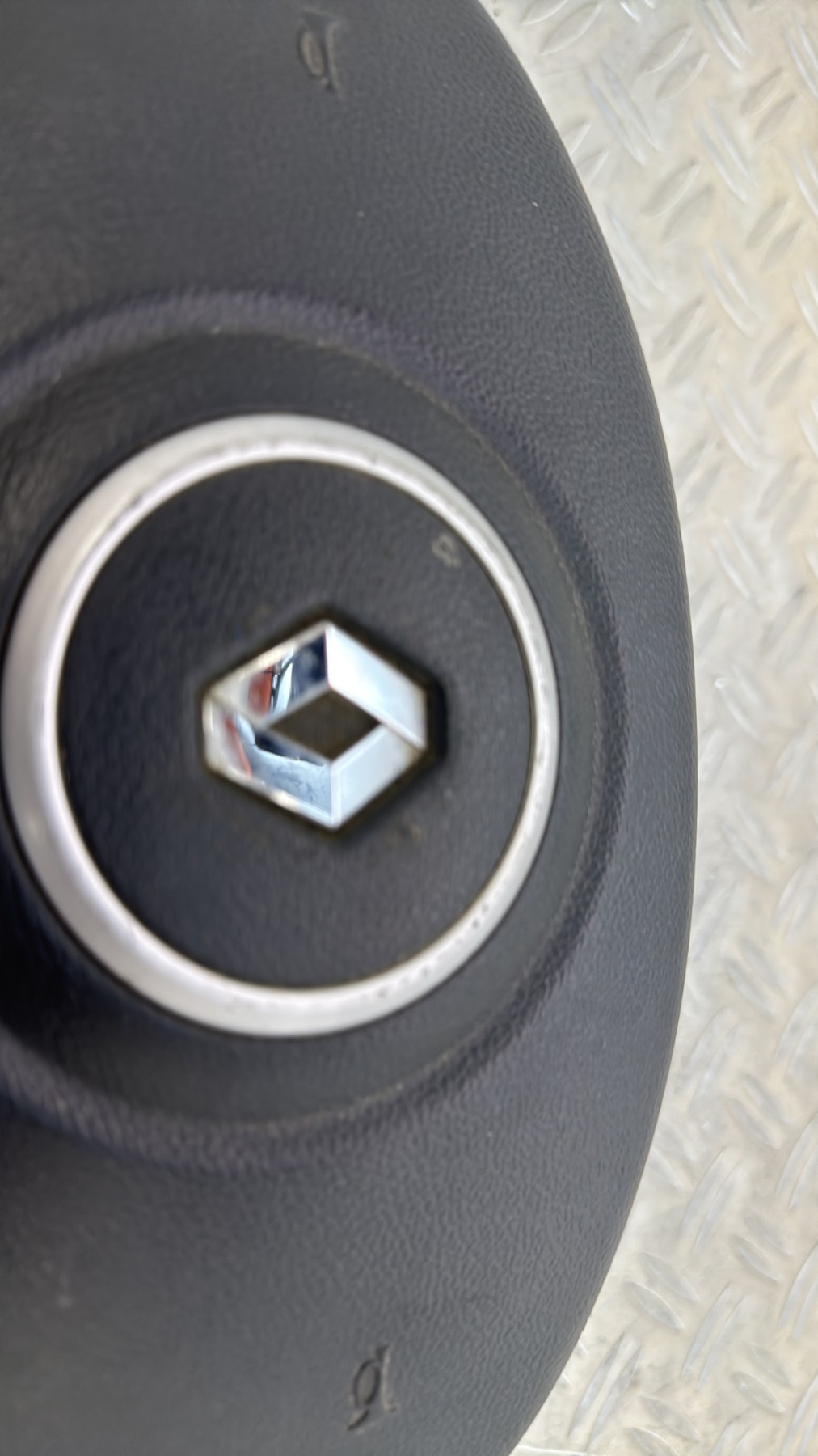 Air bag conducteur RENAULT CLIO 3 PHASE 2 8200677496