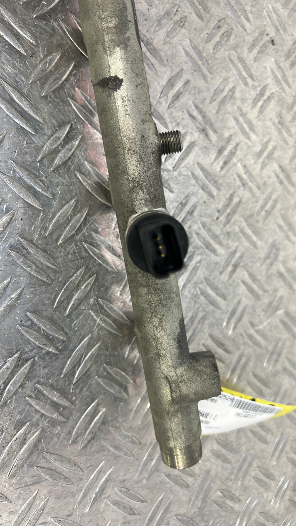 Rampe injection PEUGEOT 206 PHASE 1 445214019