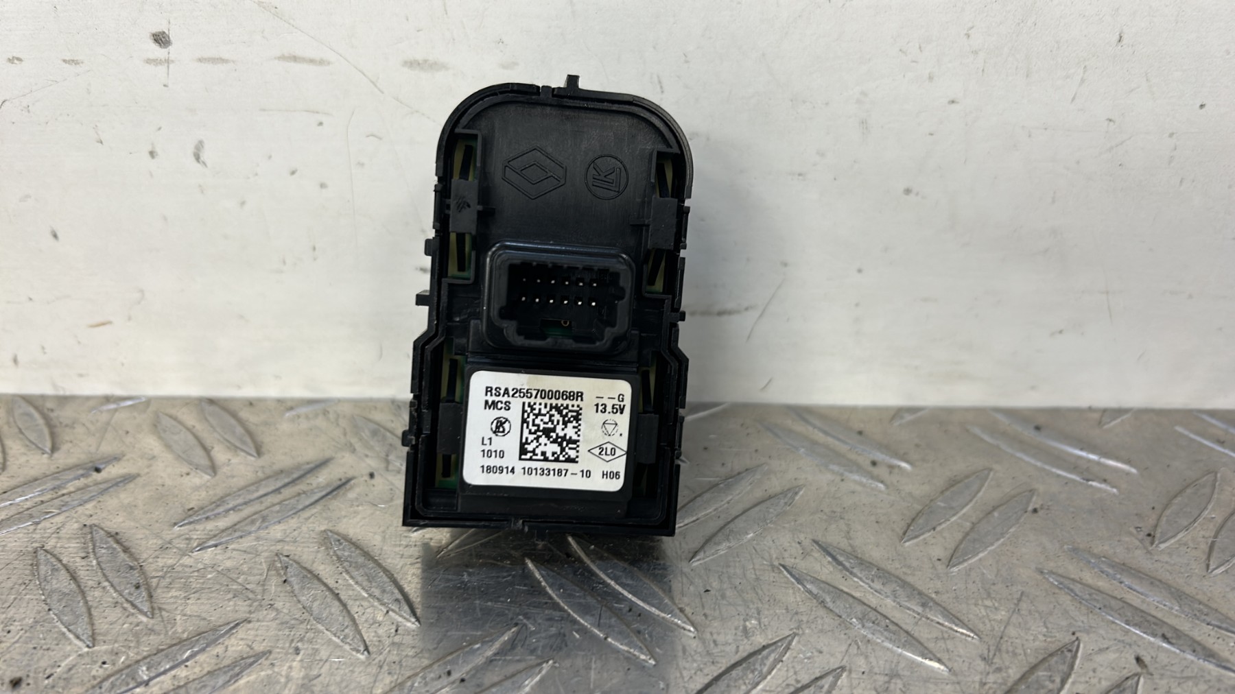 Commande retroviseurs RENAULT CLIO 4 PHASE 2 255700068R