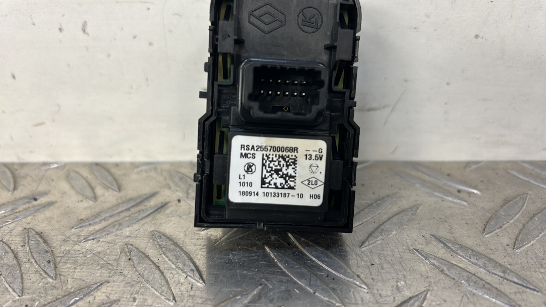 Commande retroviseurs RENAULT CLIO 4 PHASE 2 255700068R