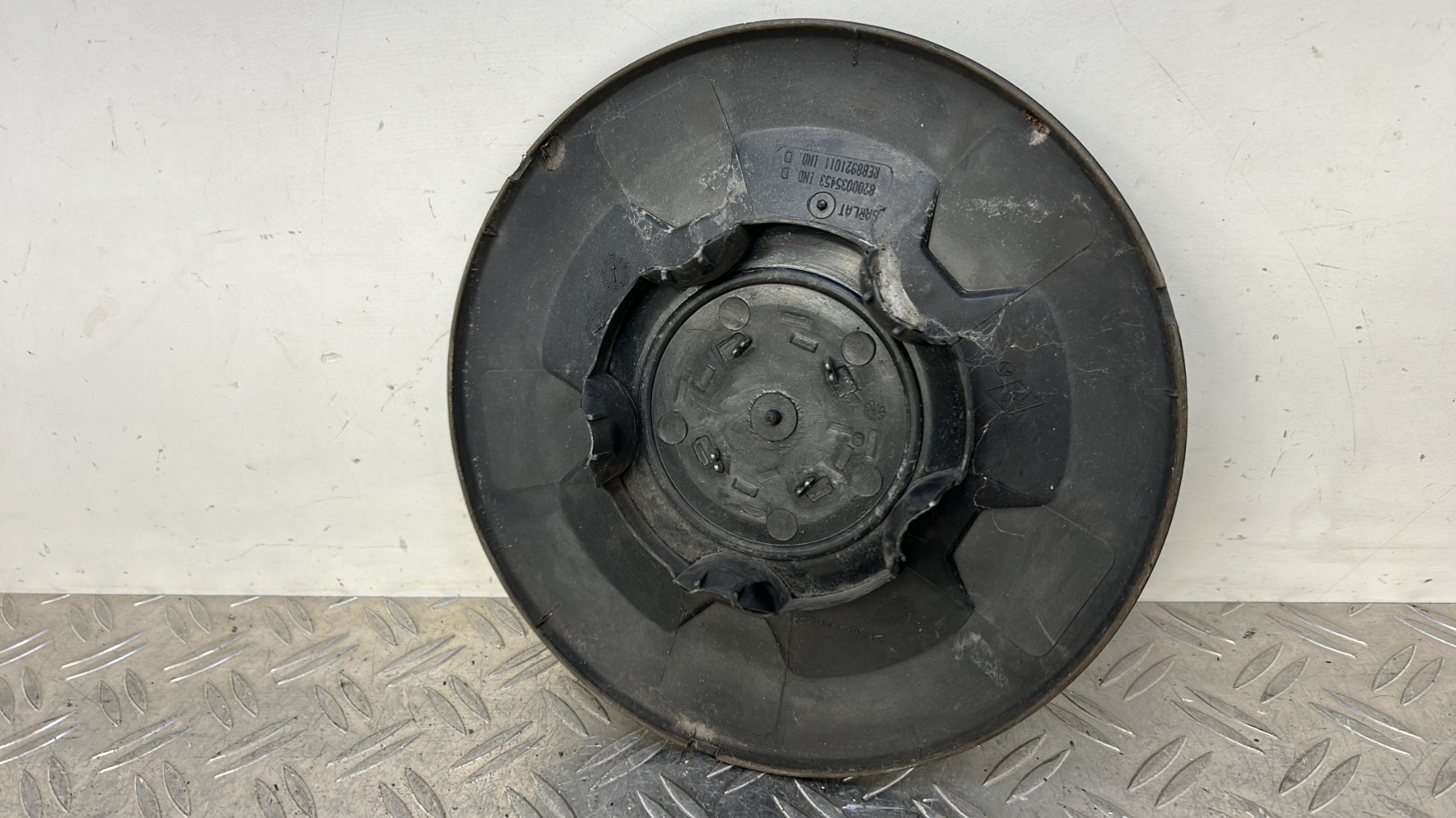 Enjoliveur RENAULT MASTER 2 PHASE 3 8200035453