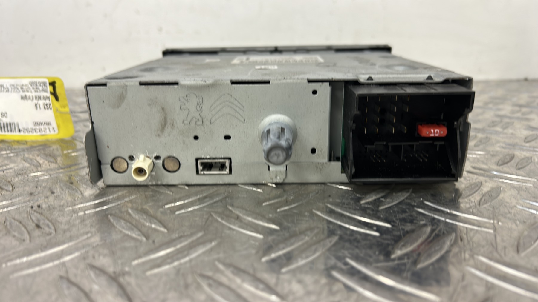 Autoradio d&rsquo;origine DS DS3 ESSENCE 98041626XT