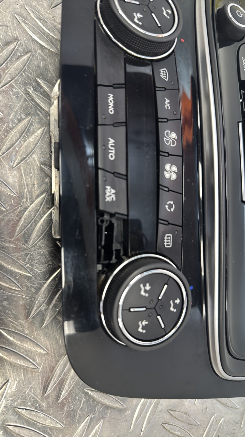 Commande chauffage PEUGEOT 508 1 PHASE 2 E1111832M01