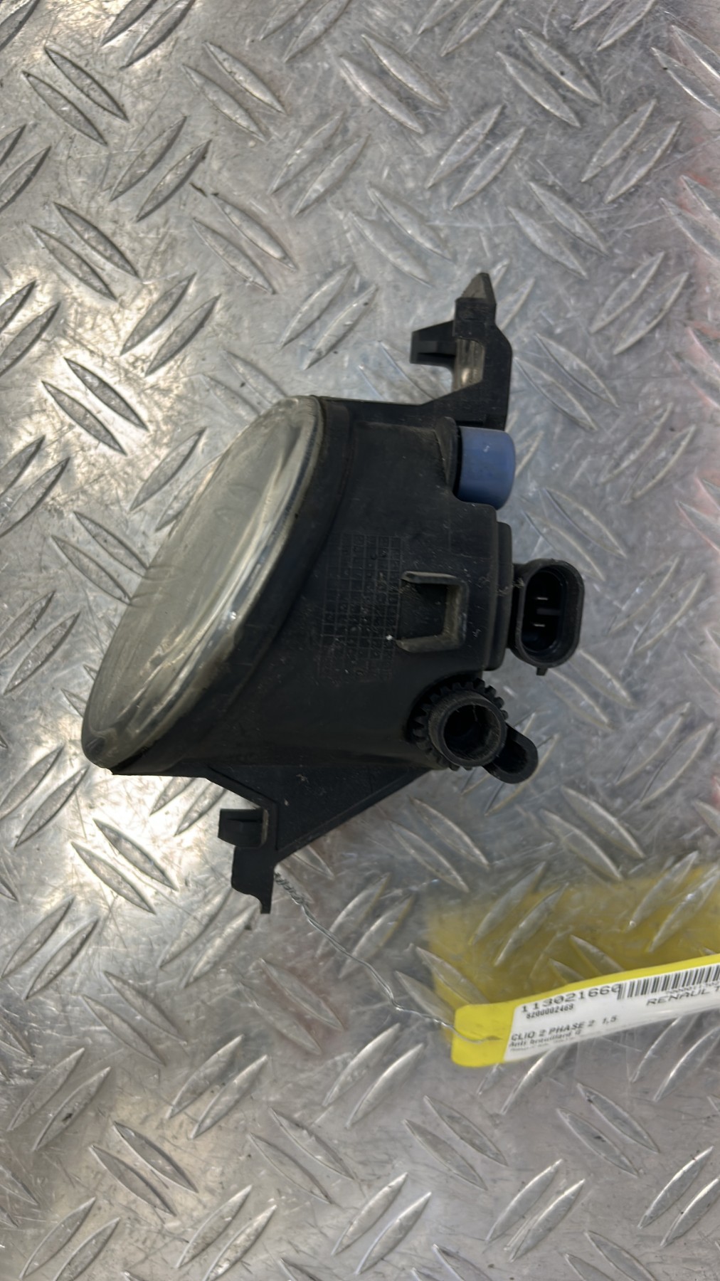 Anti brouillard gauche (feux) RENAULT CLIO 2 PHASE 2 8200002469